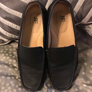 Men’s JF J.Ferrar black dress shoes.